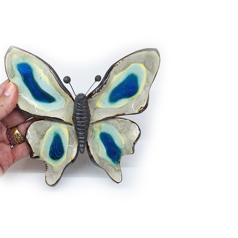 Borboleta em cerâmica