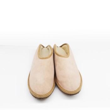Chinelo com sola de borracha