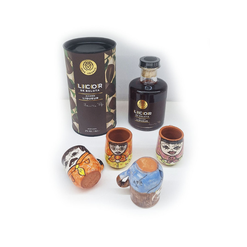 Conjunto de licor de bolota com 4 copinhos alentejanos