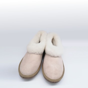 Pantufa de lã com sola de borracha