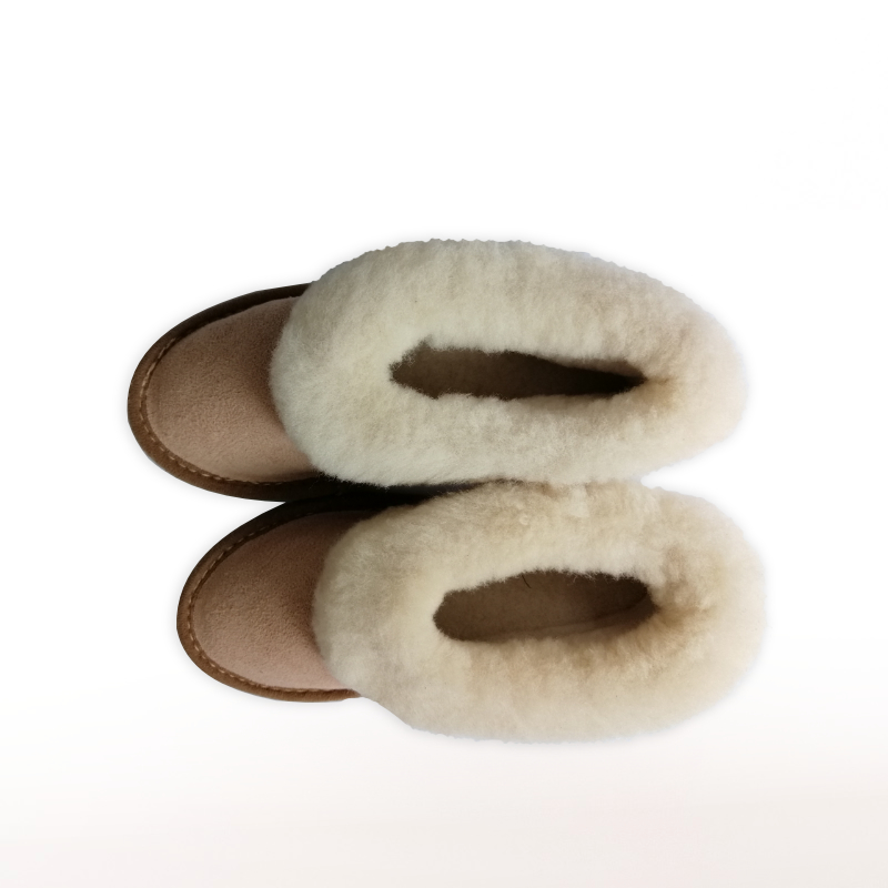 Wool slippers with leather sole